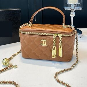 ❗️SALE❗️New brown and gold fashion crossbody bag